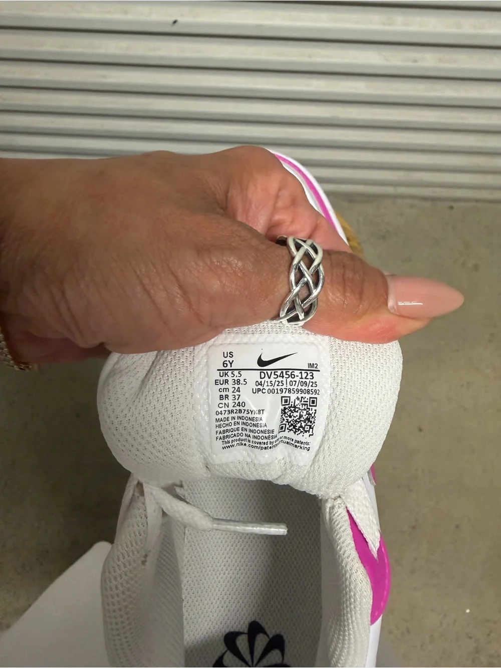 Nike Women’s White and Hot Pink Low-Top Sneakers